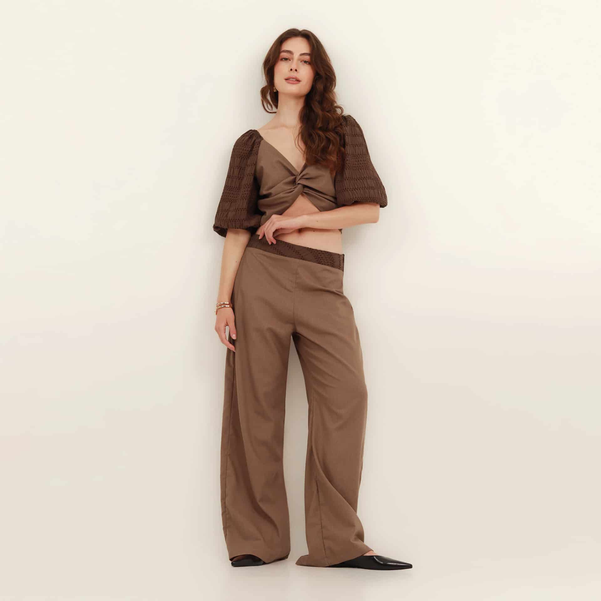 Pantalón Tiro Alto Bota Flare - miniatura 1