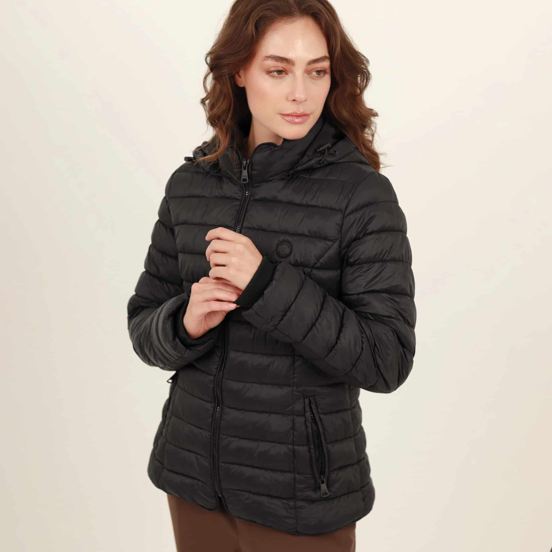 Chaqueta acolchada básica cuello alto con capucha - miniatura 35