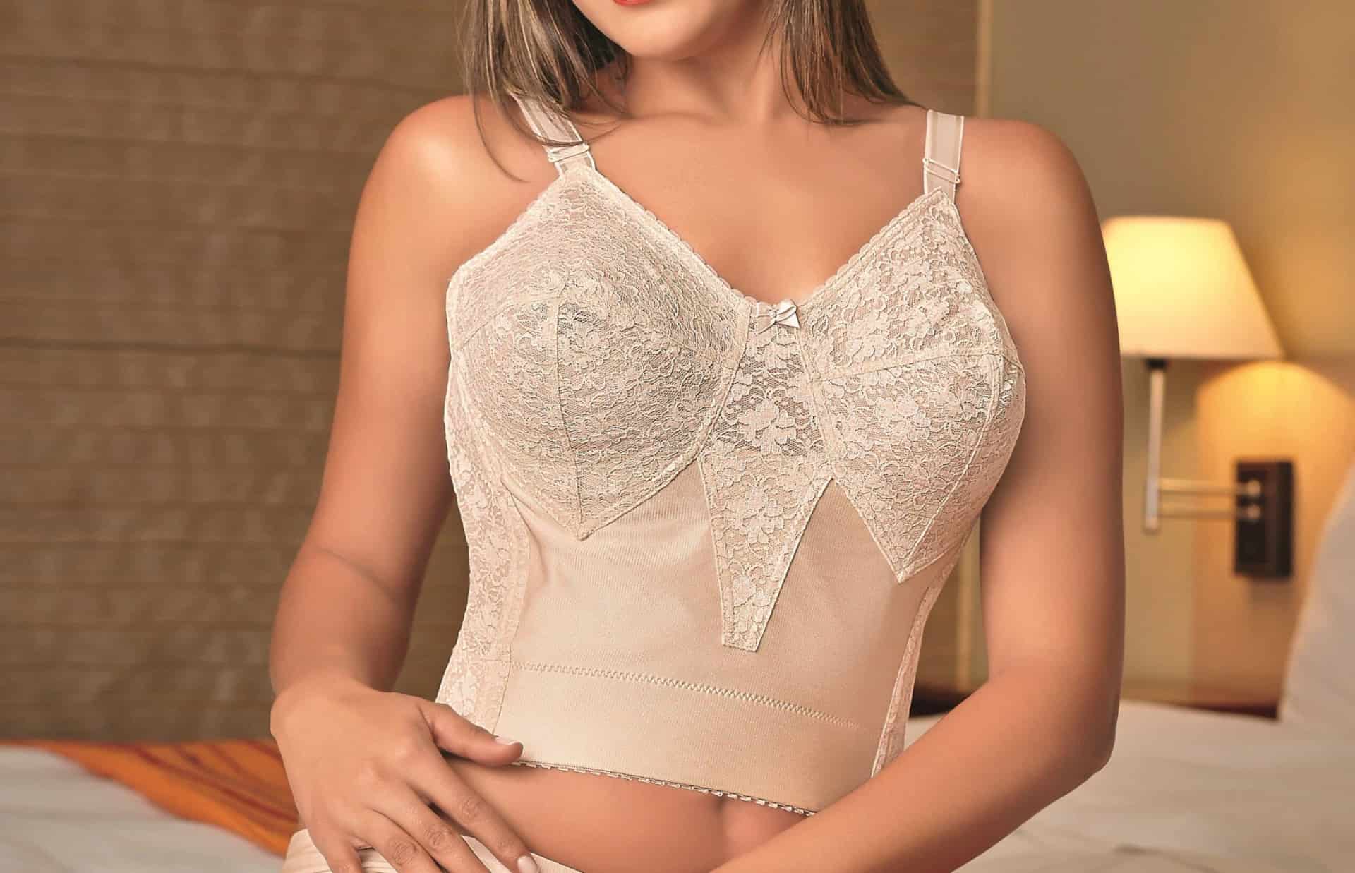 Brasier Largo para Mujer en Blonda con Copa Profunda y Abrochadura en la Espalda - miniatura 1