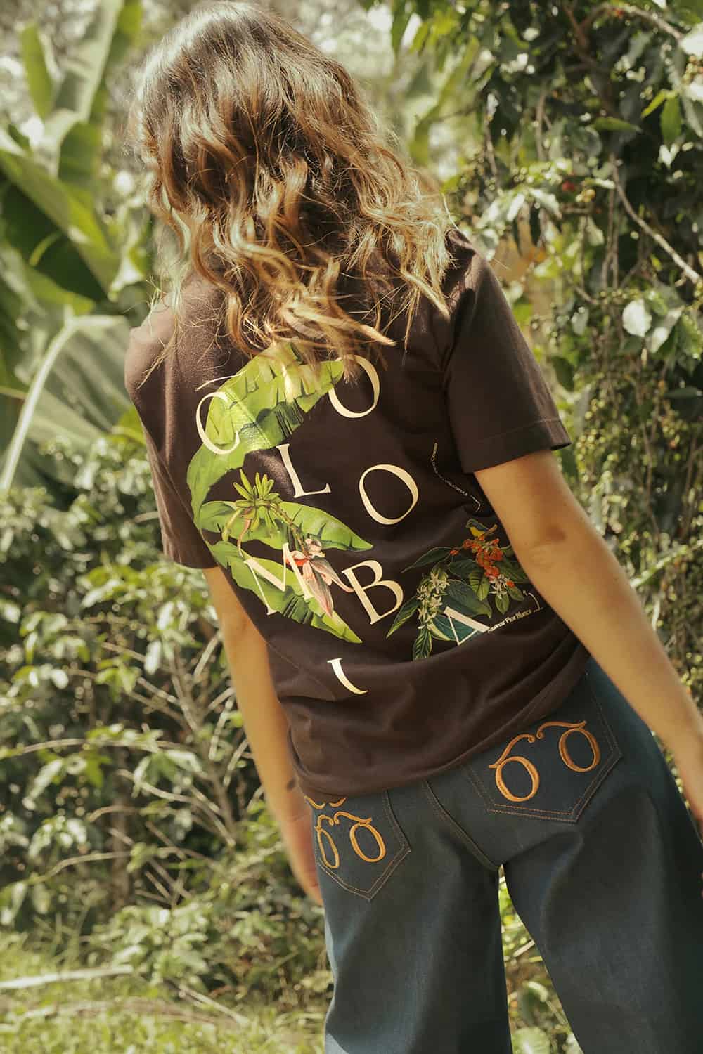 CAMISETA HILOS DE CAFÉ - miniatura 3