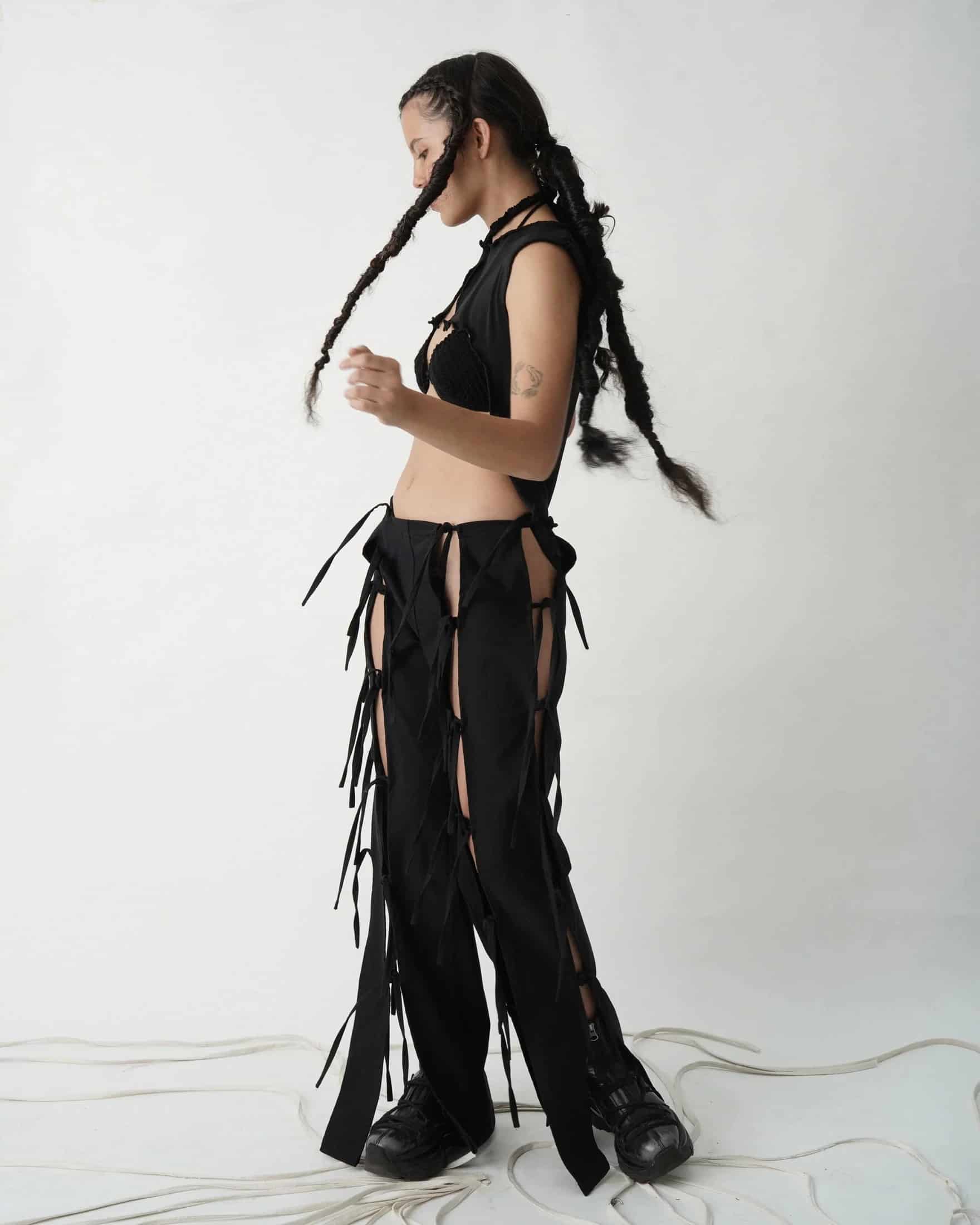 LONG STRIPED PANTS, KNOTS, AND SECRETS - miniatura 1