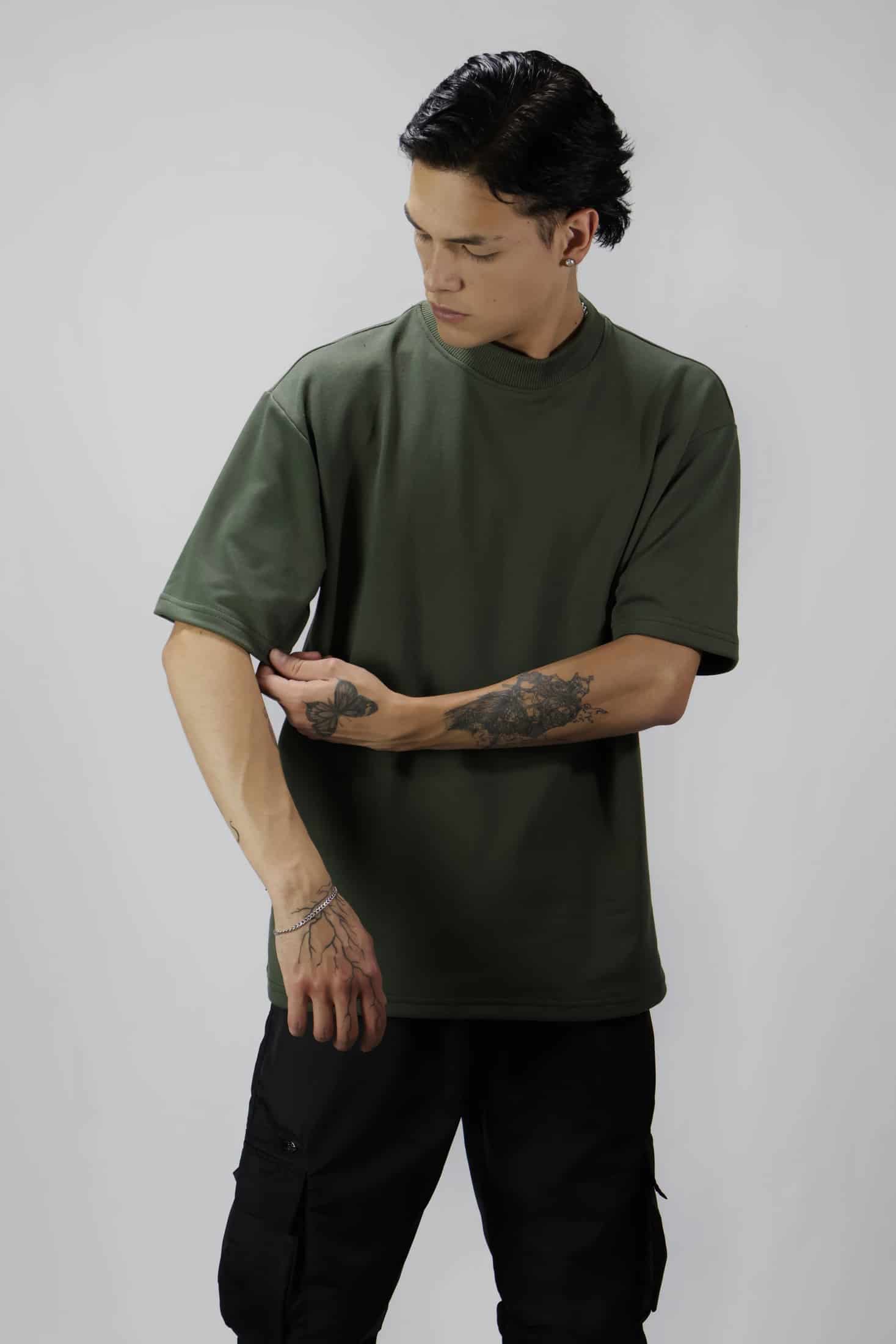 CAMISETA VERDE MILITAR 14078 OVERSIZE - miniatura 6