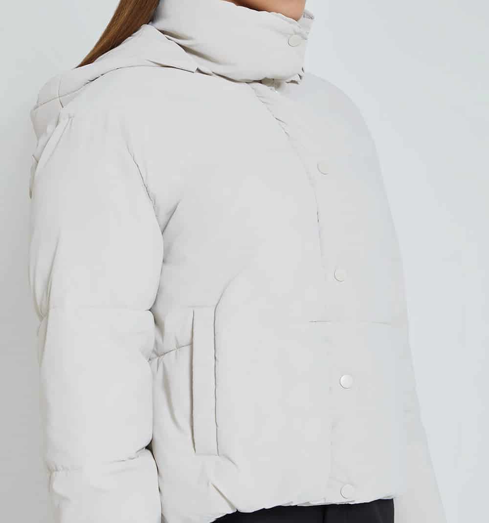 Chaqueta acolchada con capucha - miniatura 3