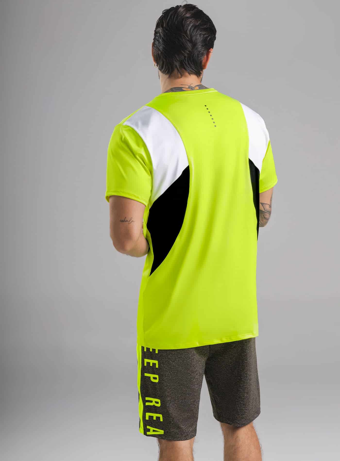 CAMISETA DEPORTIVA CON CORTES EN CONTRASTE - miniatura 3