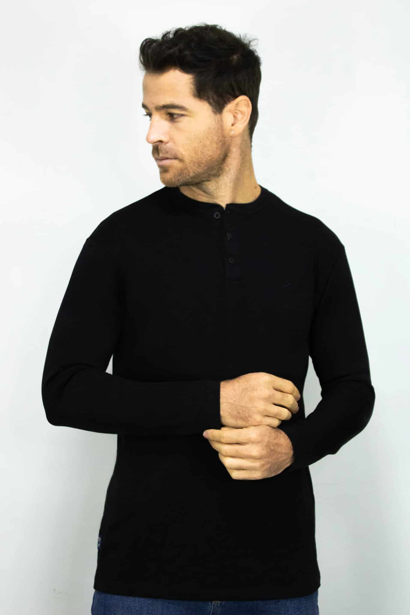 Camibuso Negro Cuello Henley Manga Larga para Hombre - miniatura 1