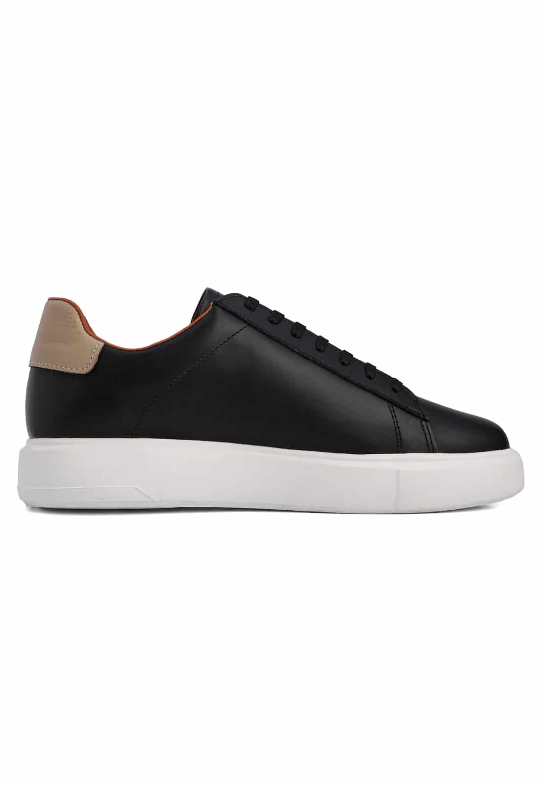Tenis negros suela blanca talón camel - miniatura 3