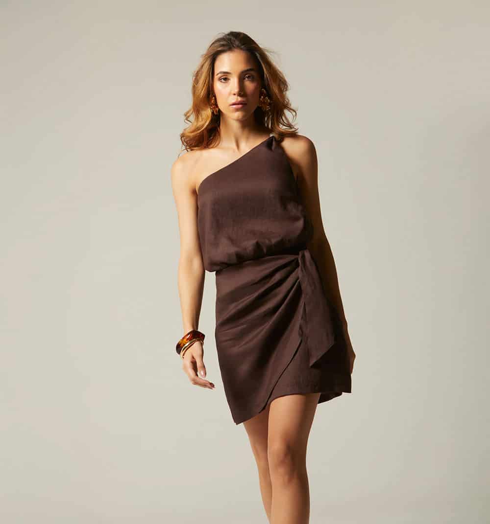Vestido corto un solo hombro con insumo - miniatura 5