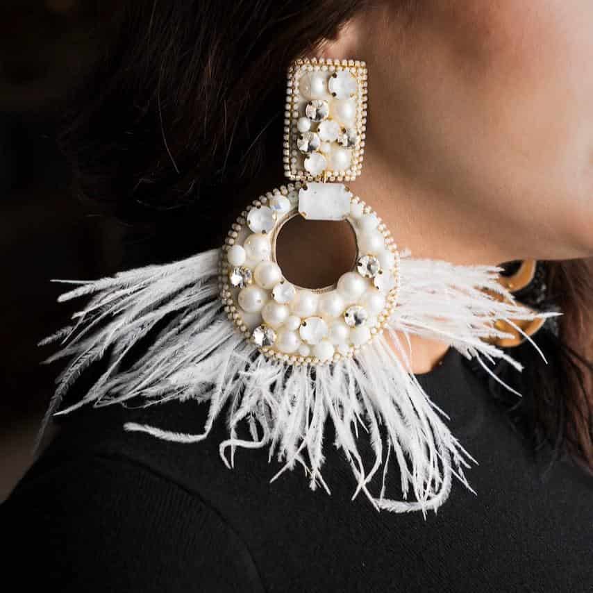 White Moon Feather Earrings - miniatura 2