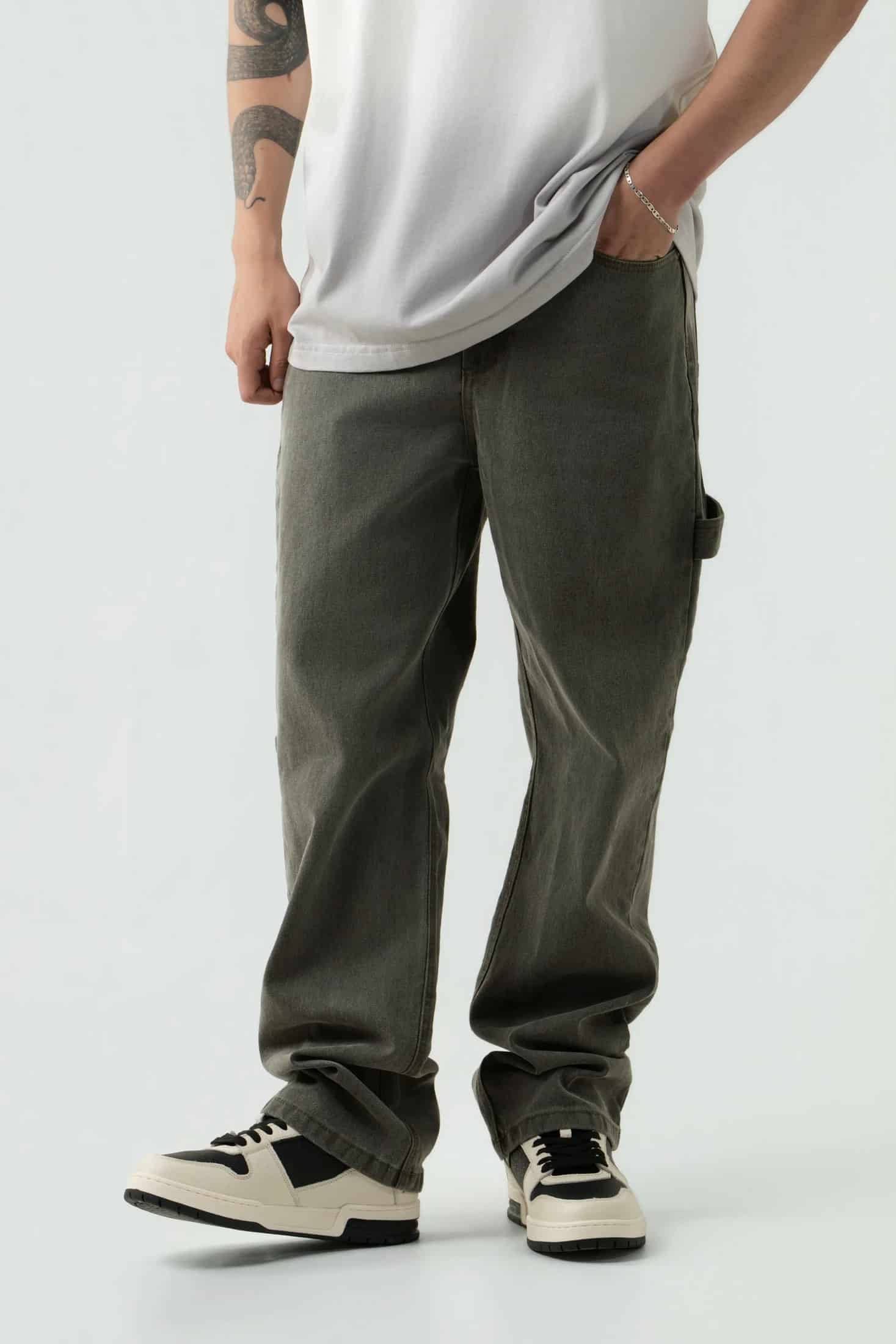 PANTALON CARGO COLOR VERDE MILITAR - miniatura 2