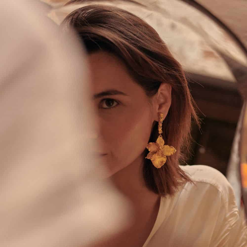 Wilsonara Orchids, Root and Roug Emerald Earrings - miniatura 3