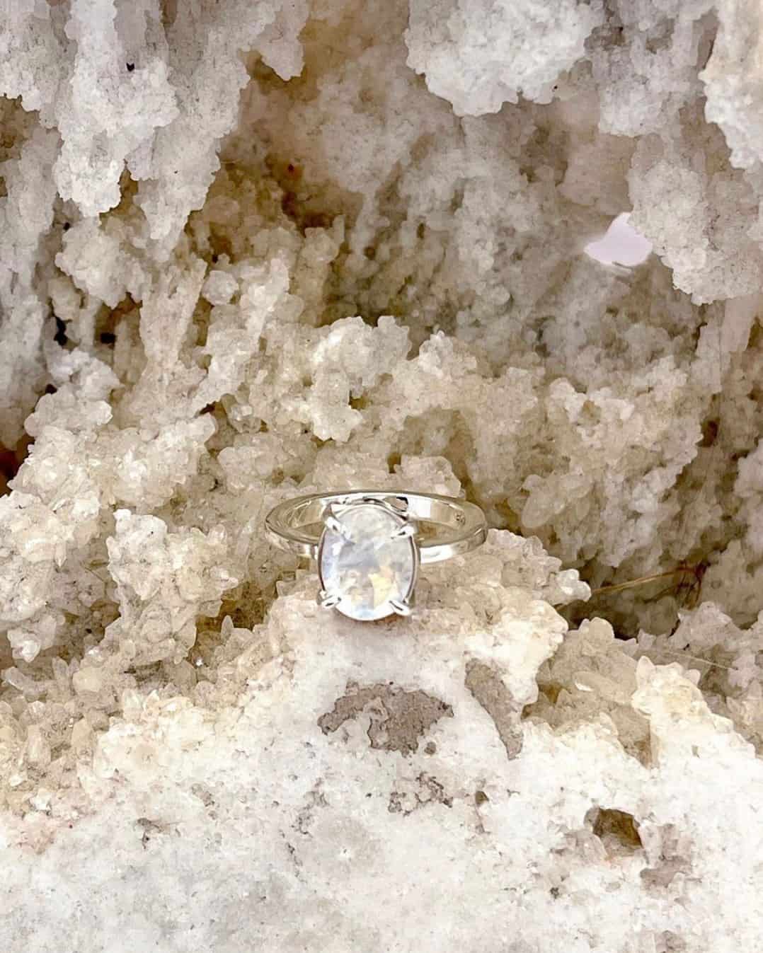 Dije Piedra luna Semi Triángulo - miniatura 2