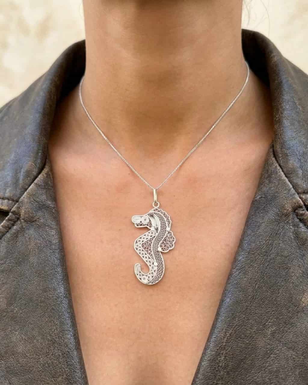 Cadena con dije Caballo de Mar en plata Filigrana - miniatura 2