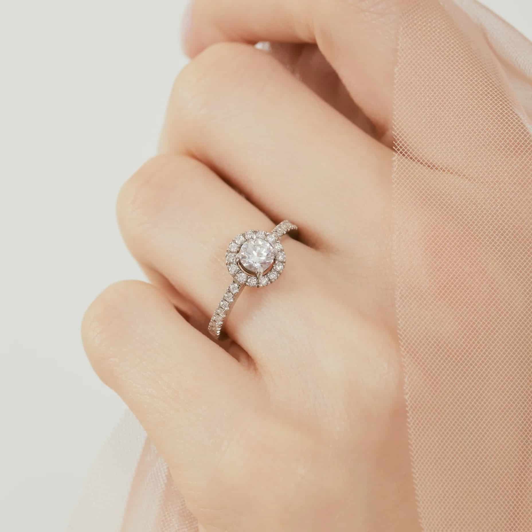Anillo Halo engagement ring - miniatura 5