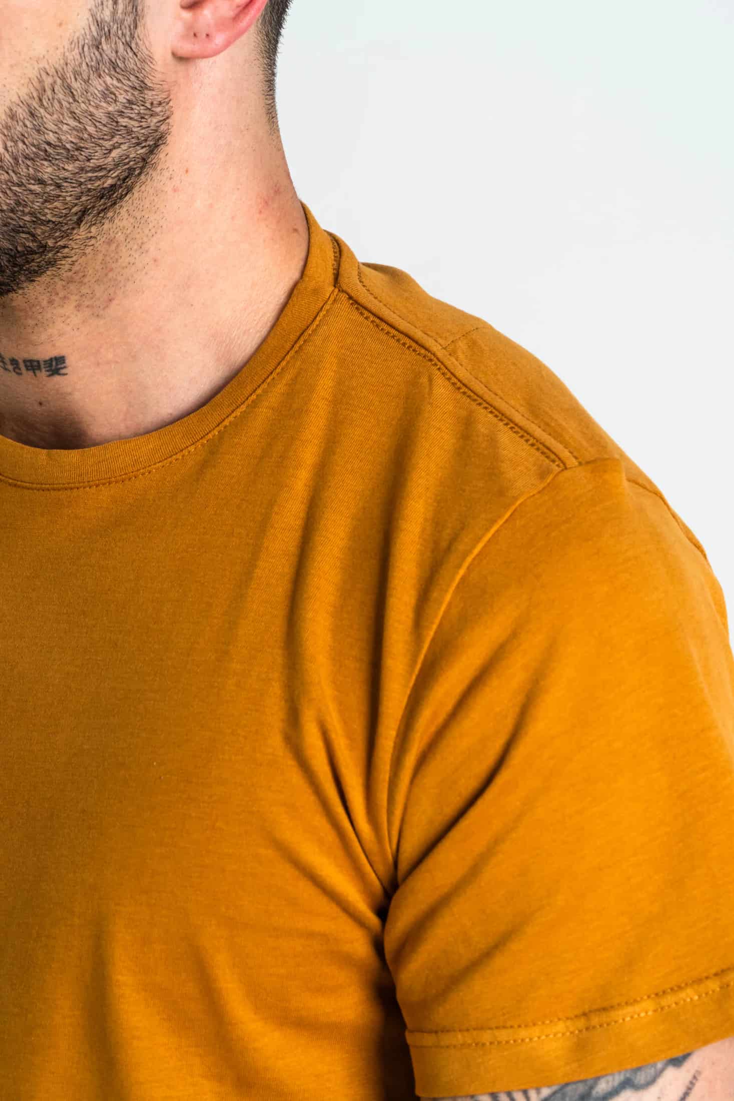 Camiseta Básica Algodón Mostaza - miniatura 6