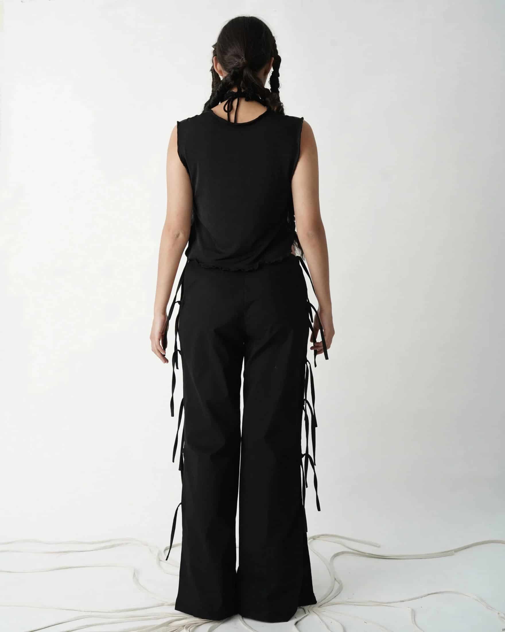 LONG STRIPED PANTS, KNOTS, AND SECRETS - miniatura 3