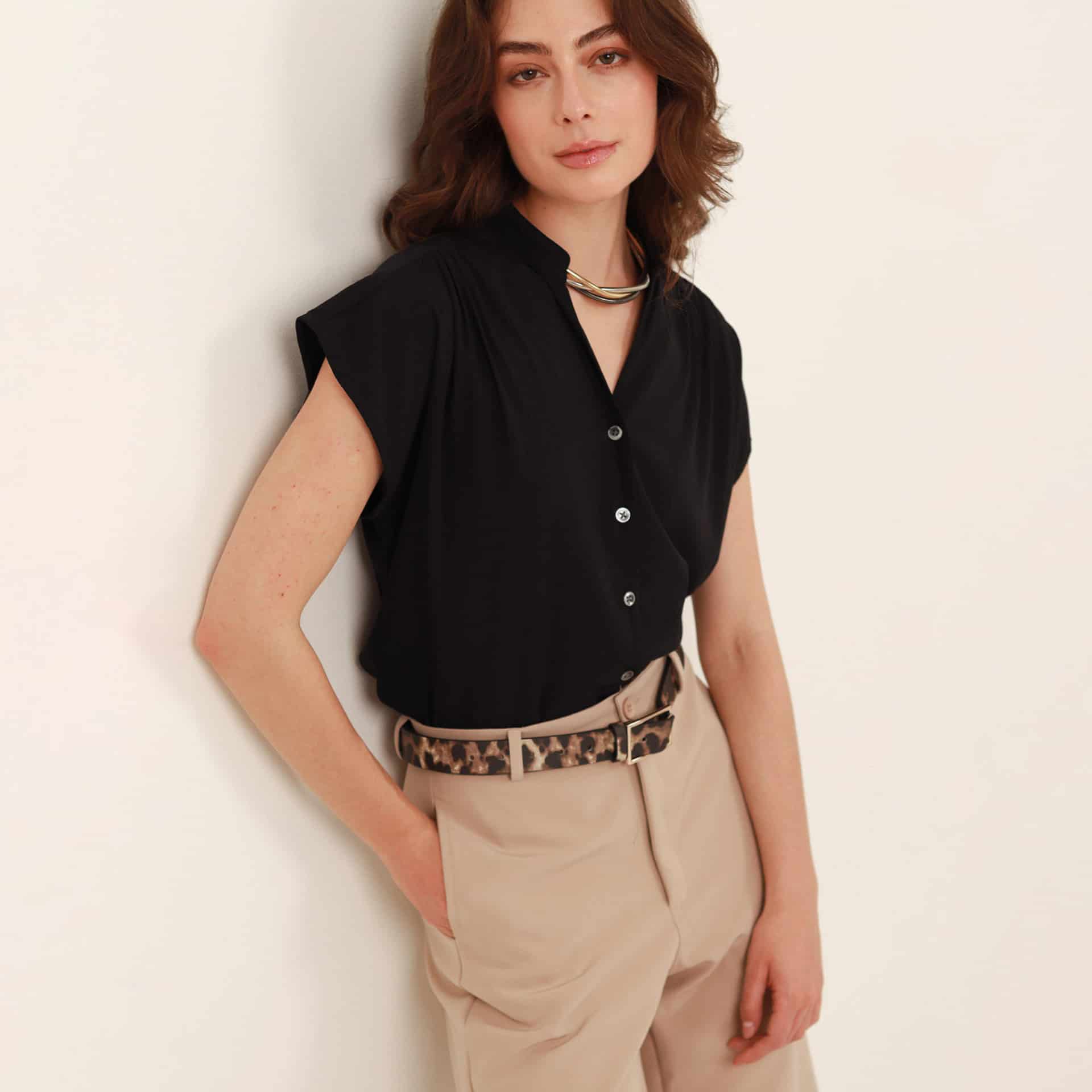 Blusa abierta cuello nerú manga sisa rodada - miniatura 15