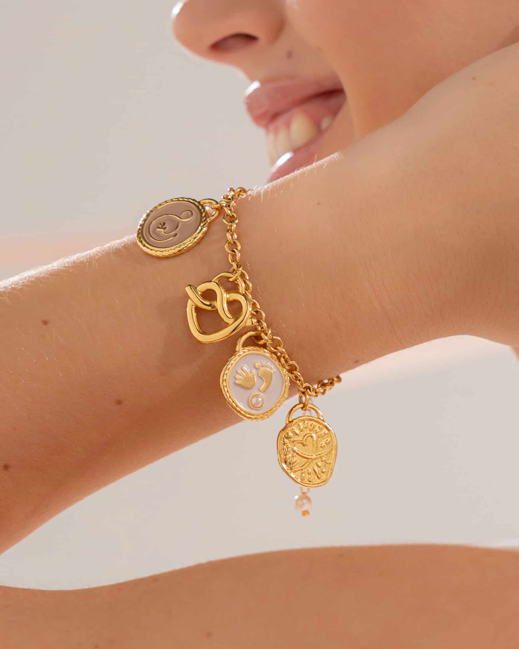 Pulsera Multicharms Lazos De Amor + Empaque especial - miniatura 1