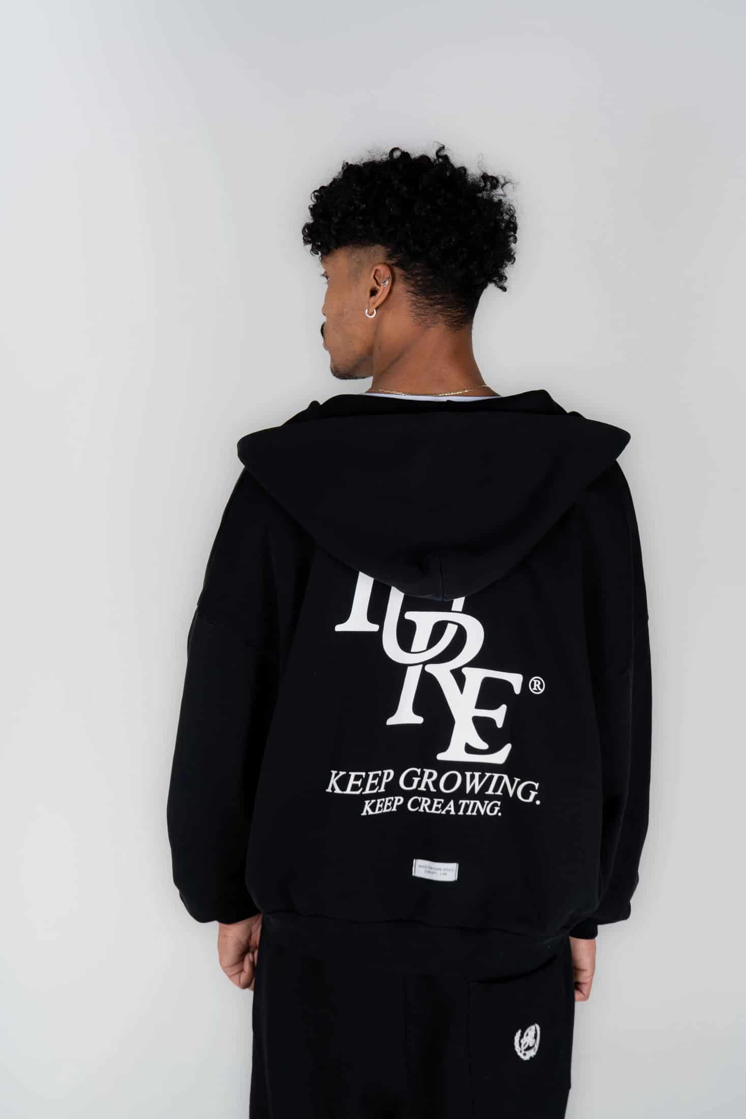 Basic Black Hoodie - miniatura 3
