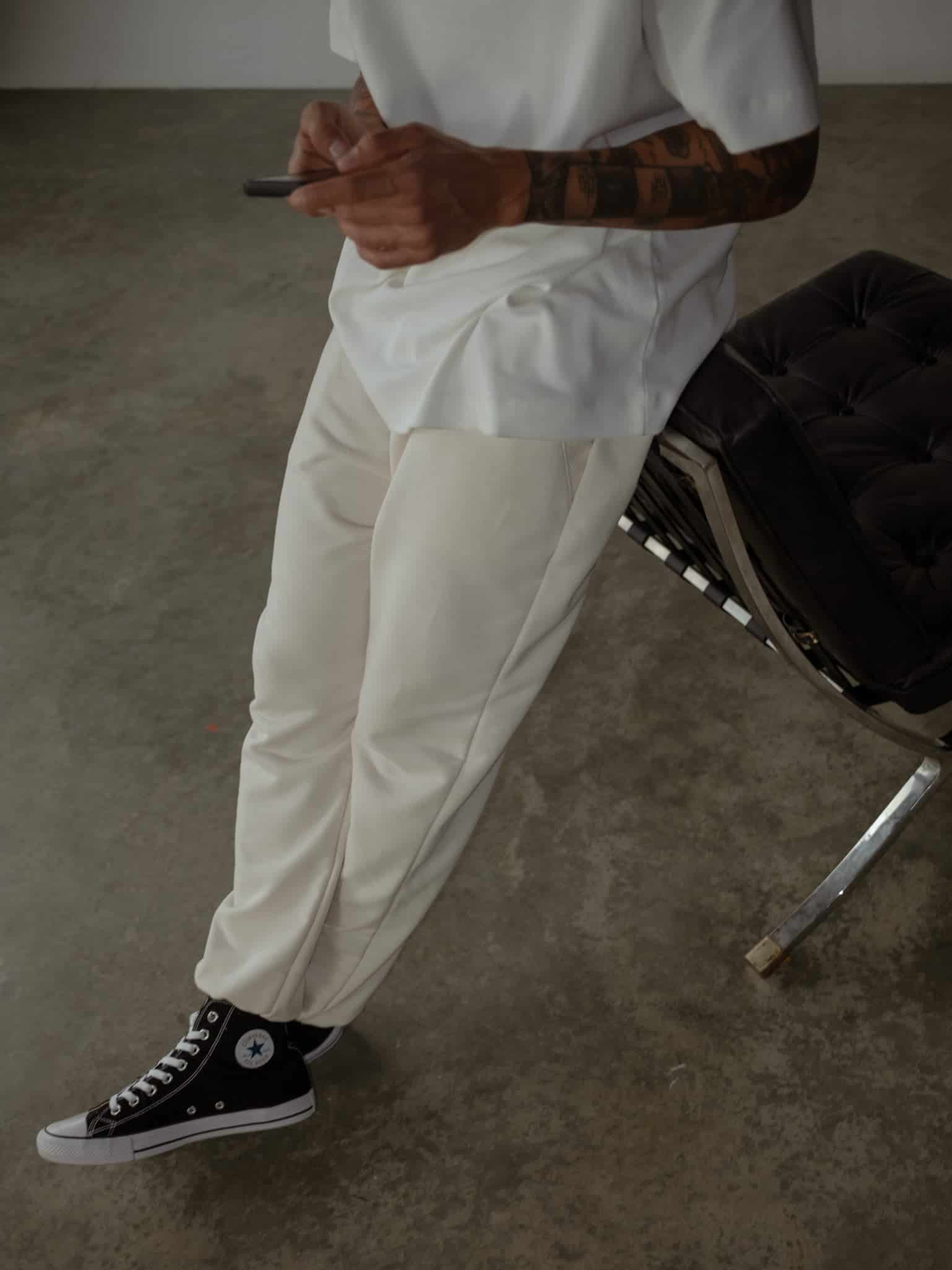 MEN MINIMAL JOGGER - CREAMY - miniatura 21