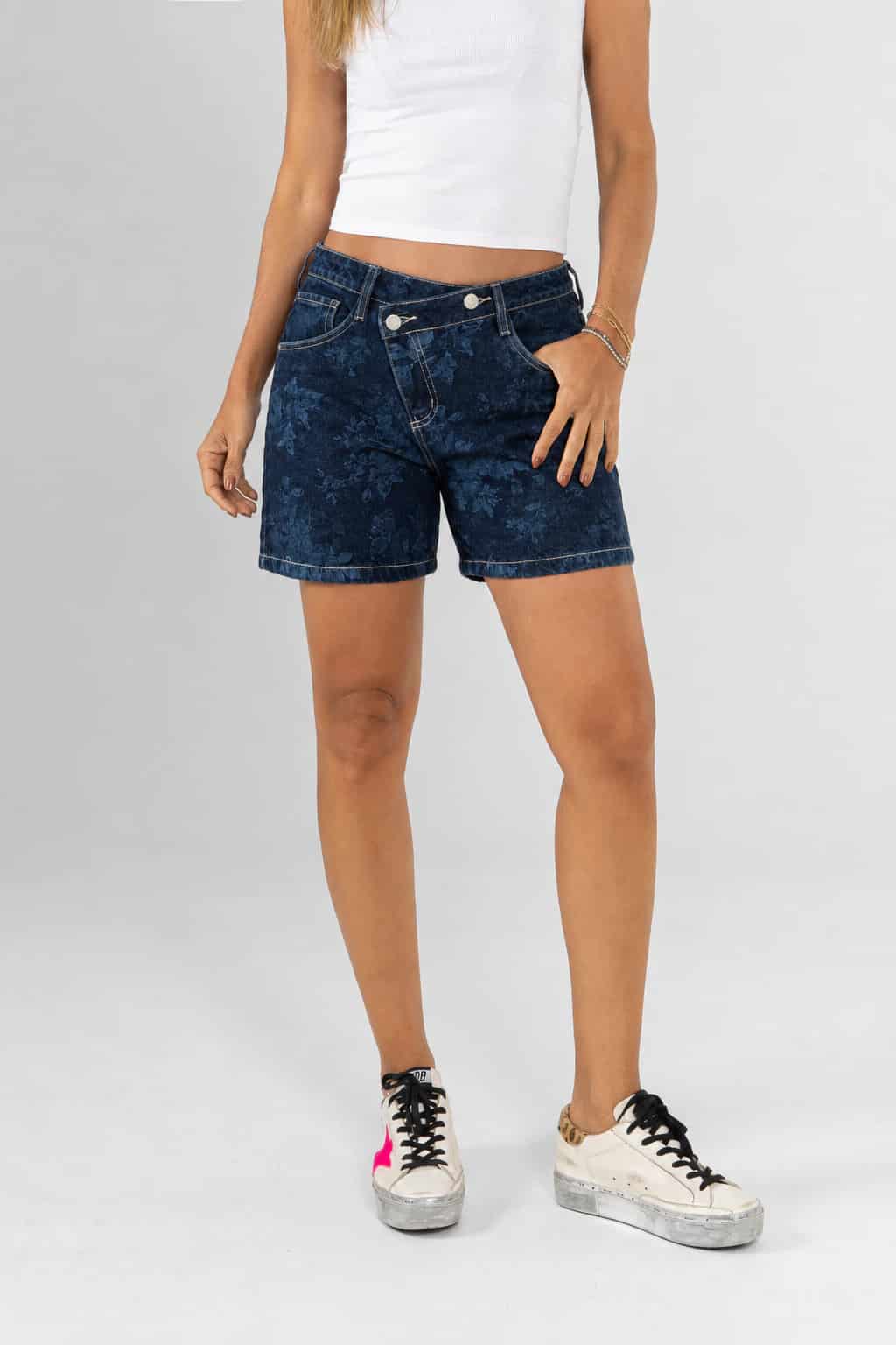 Ref: 066485 Short rígido, tiro medio, detalle en pretina, tono azul oscuro. - miniatura 1