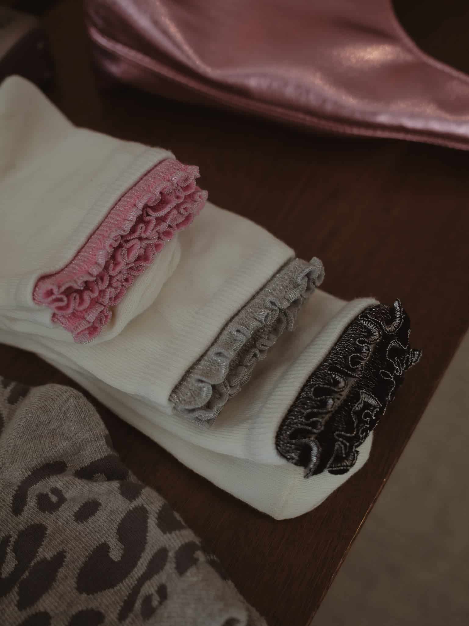 GIRLY LAYERING SOCKS - GRAY ON WHITE - miniatura 3