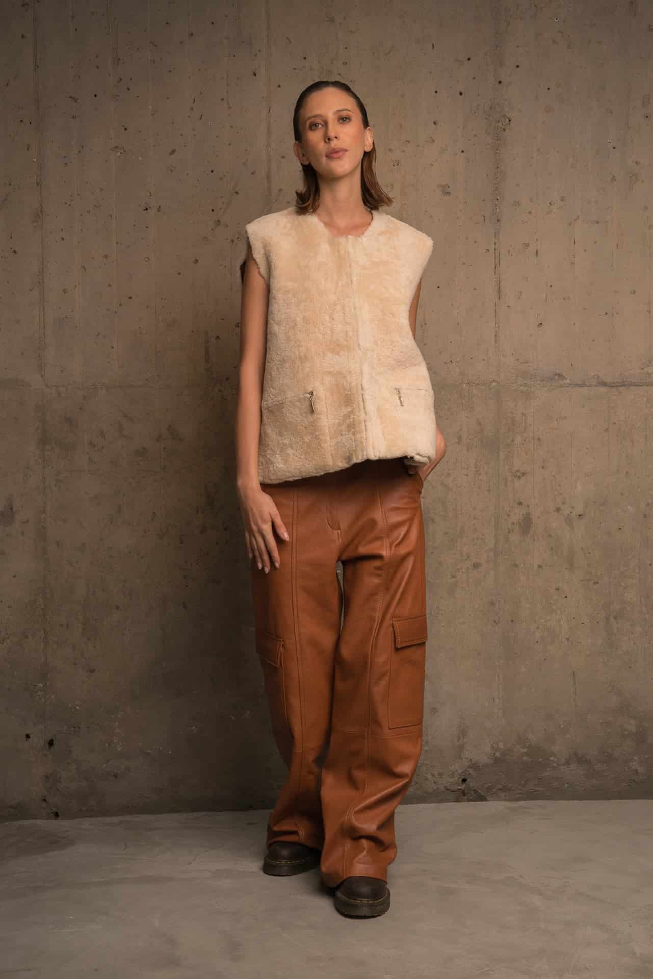 MAYA REVERSIBLE SHEEPSKIN VEST - miniatura 5