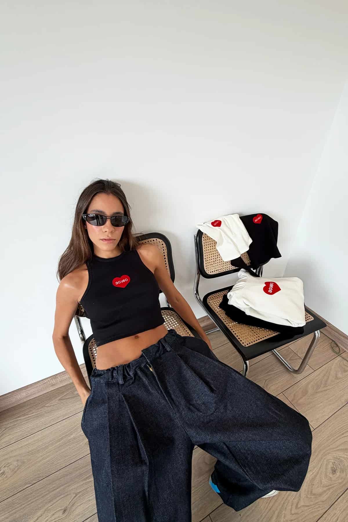 ICONIC BLACK TANK TOP - miniatura 5