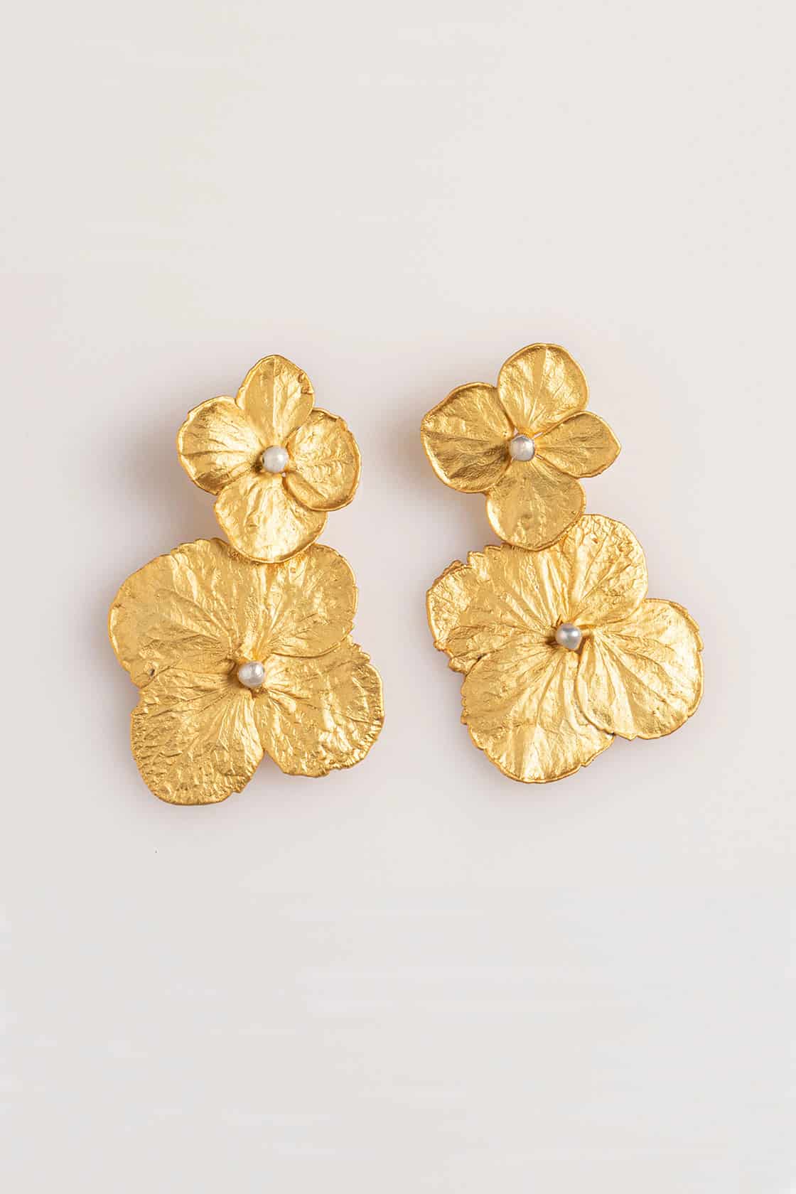 DOUBLE HYDRANGEAS AND PEARL EARRINGS - miniatura 1