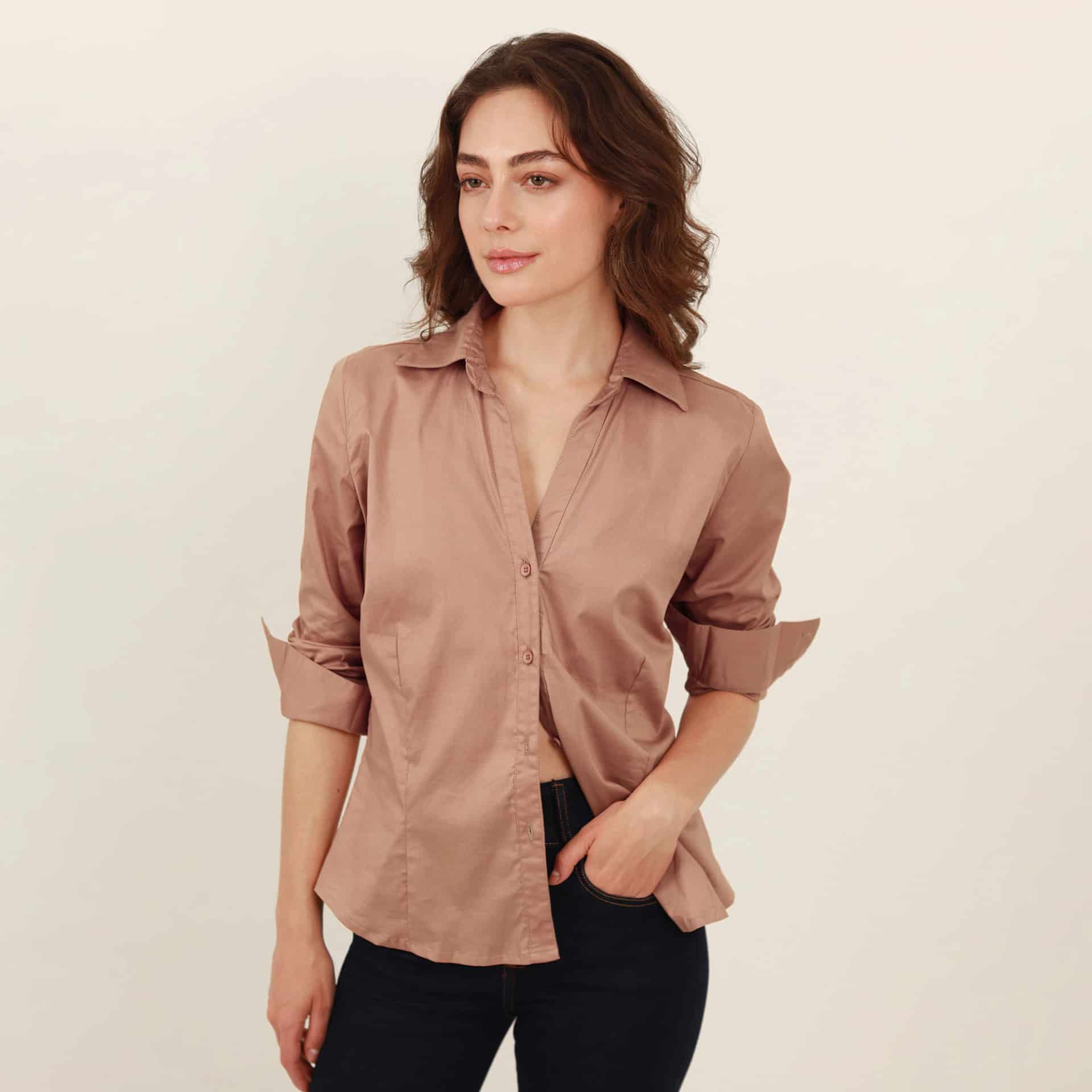 Blusa abierta cuello sport manga larga con pinzas de entalle - miniatura 3