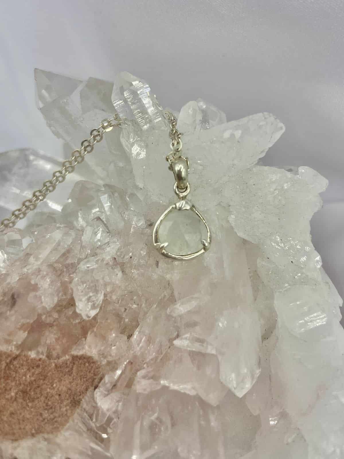 Dije Piedra luna Semi Triángulo - miniatura 1