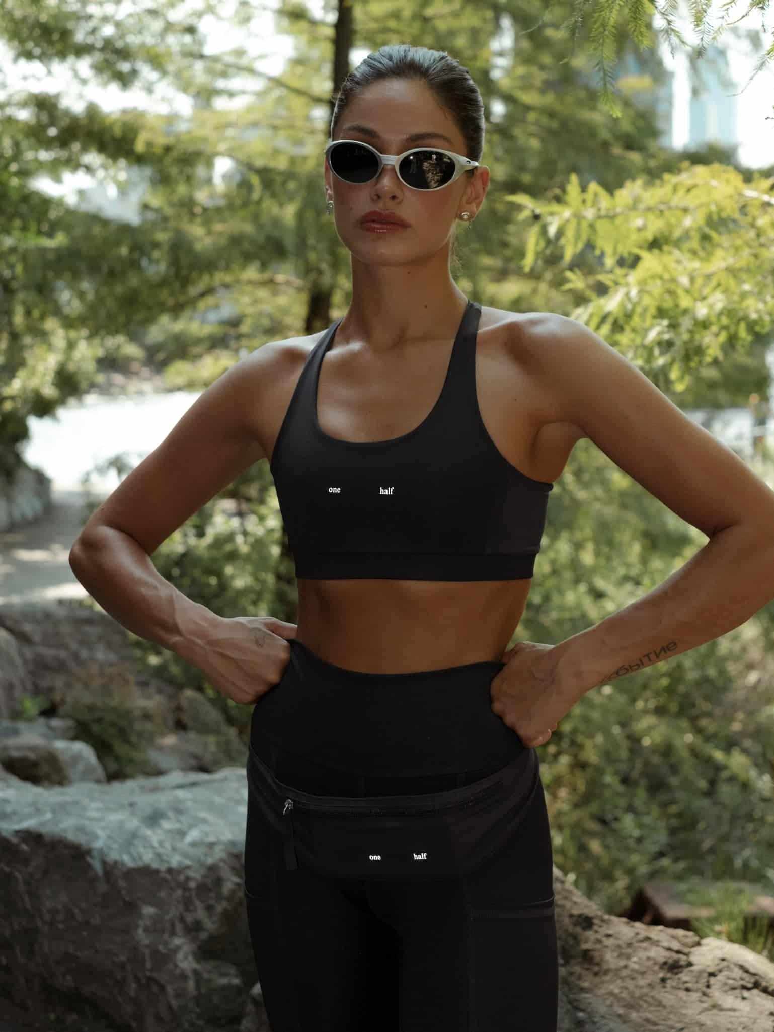 HIKING CROP TOP - BLACK - miniatura 3