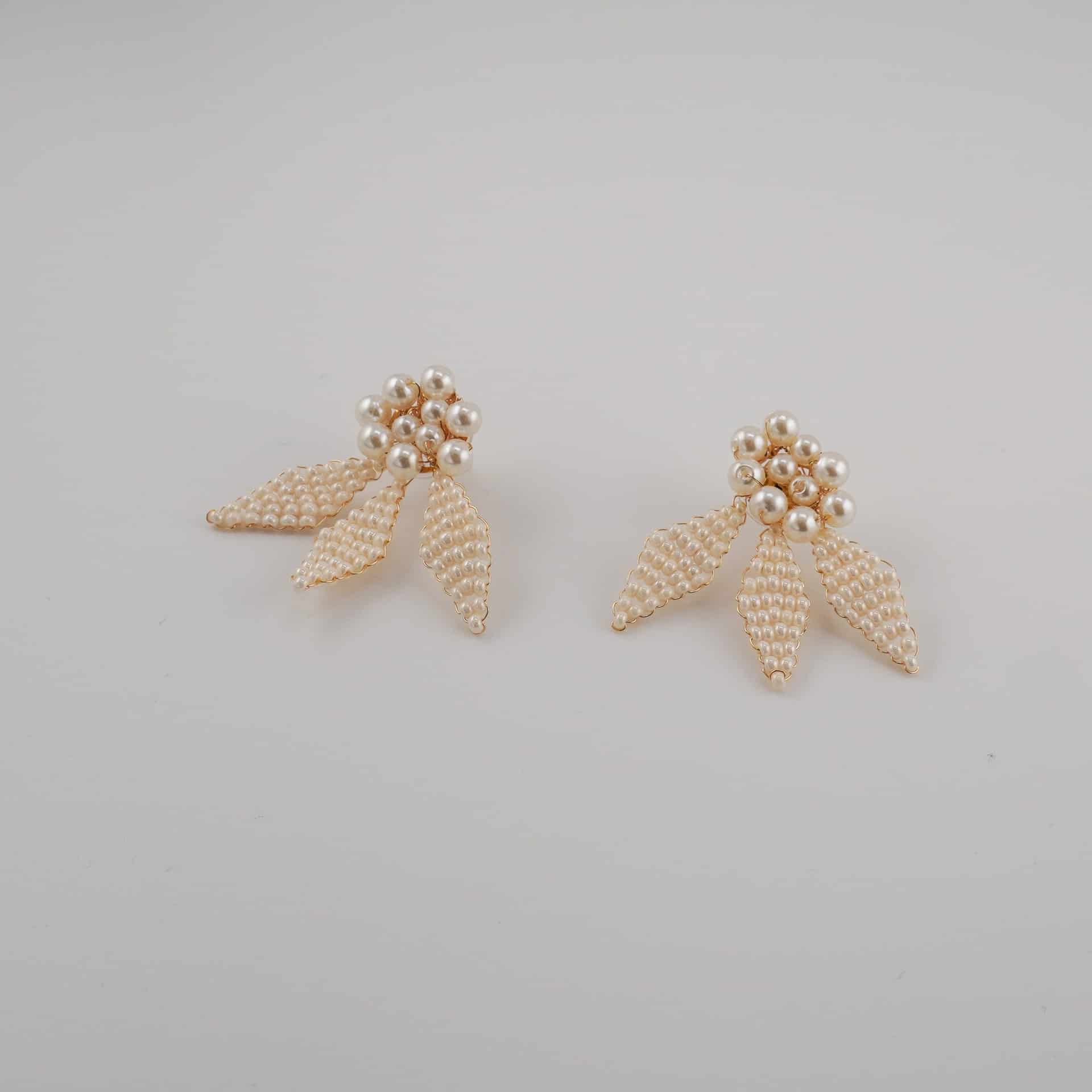 Ever After Petals & Pearls Studs - miniatura 1