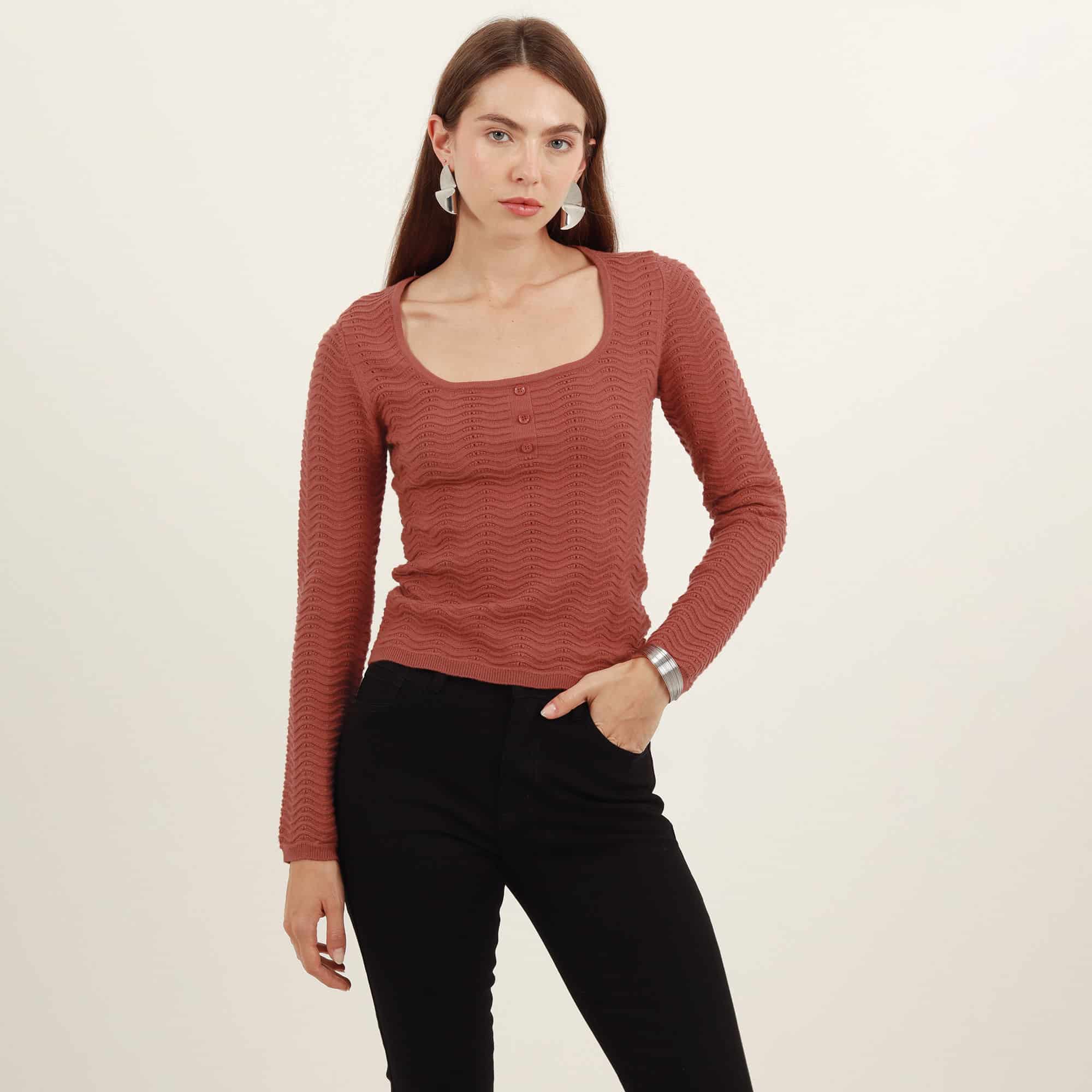 Sweater con textura cuello en u manga larga con botón - miniatura 2