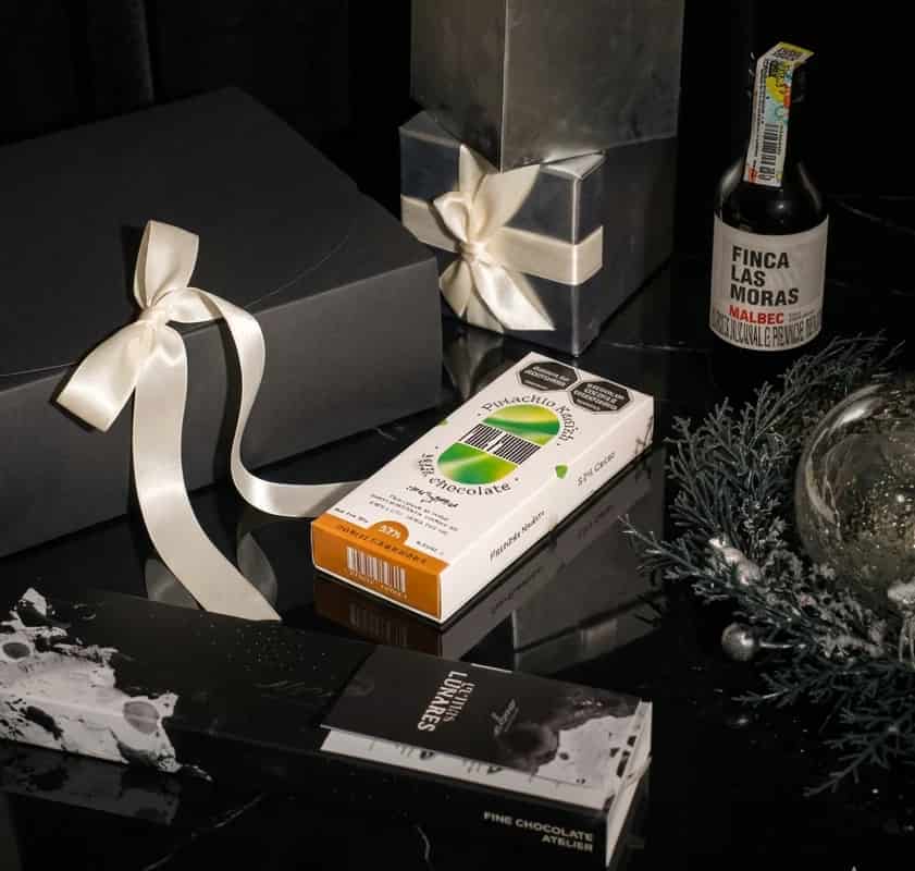 Kit de vino con chocolate premium - miniatura 1
