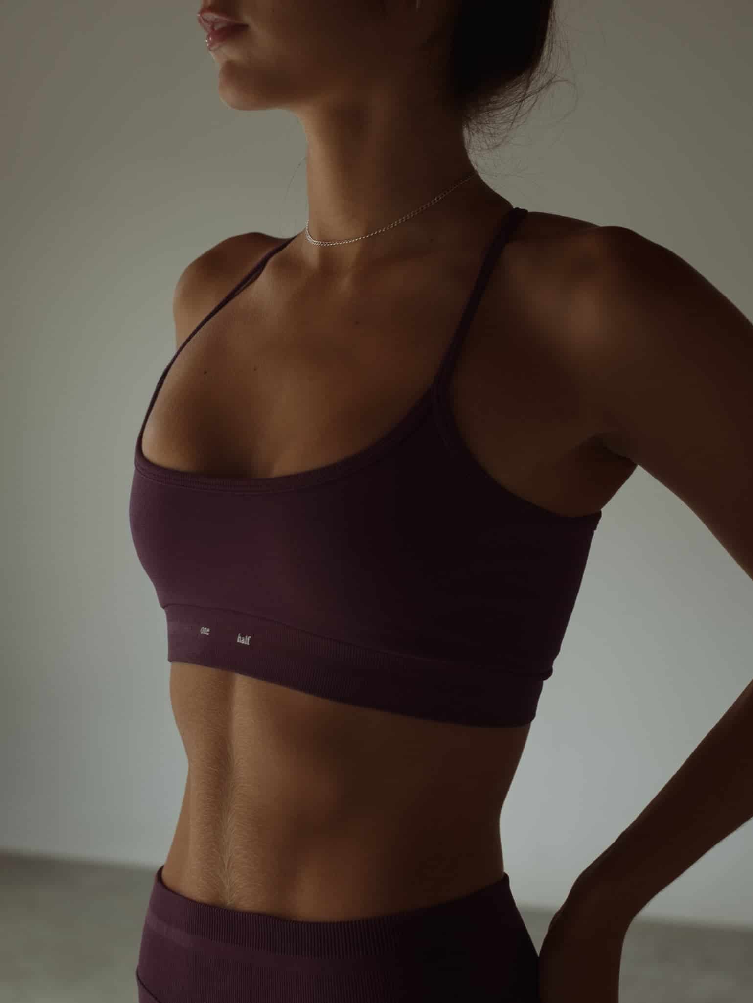 AIRY SEAMLESS CROP TOP - CRANBERRY - miniatura 10