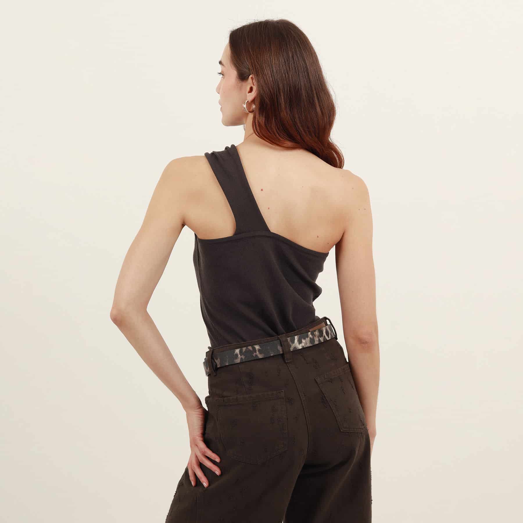 Blusa top tejido cuello asimétrico con hombro descubierto - miniatura 4