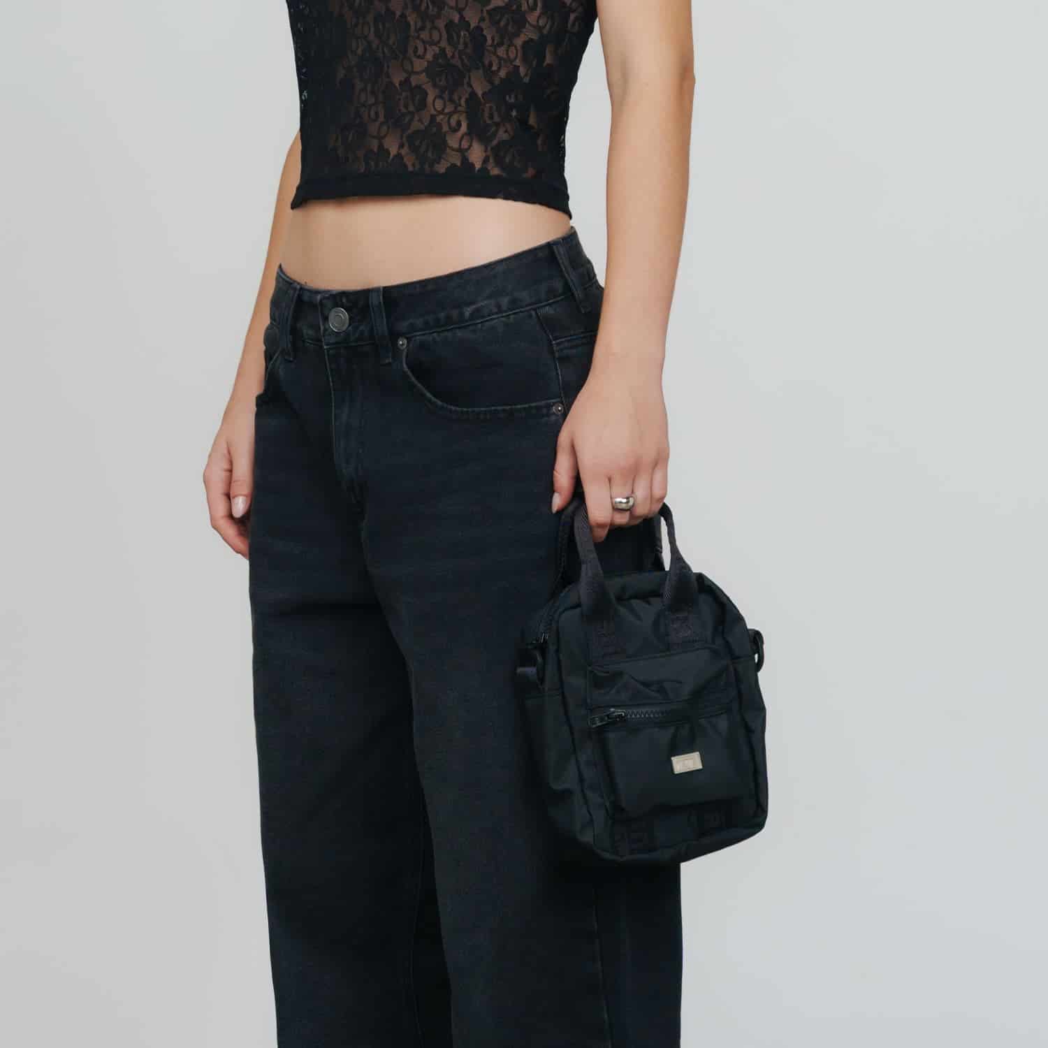 True Classic Crossbody Bag - Black - miniatura 8