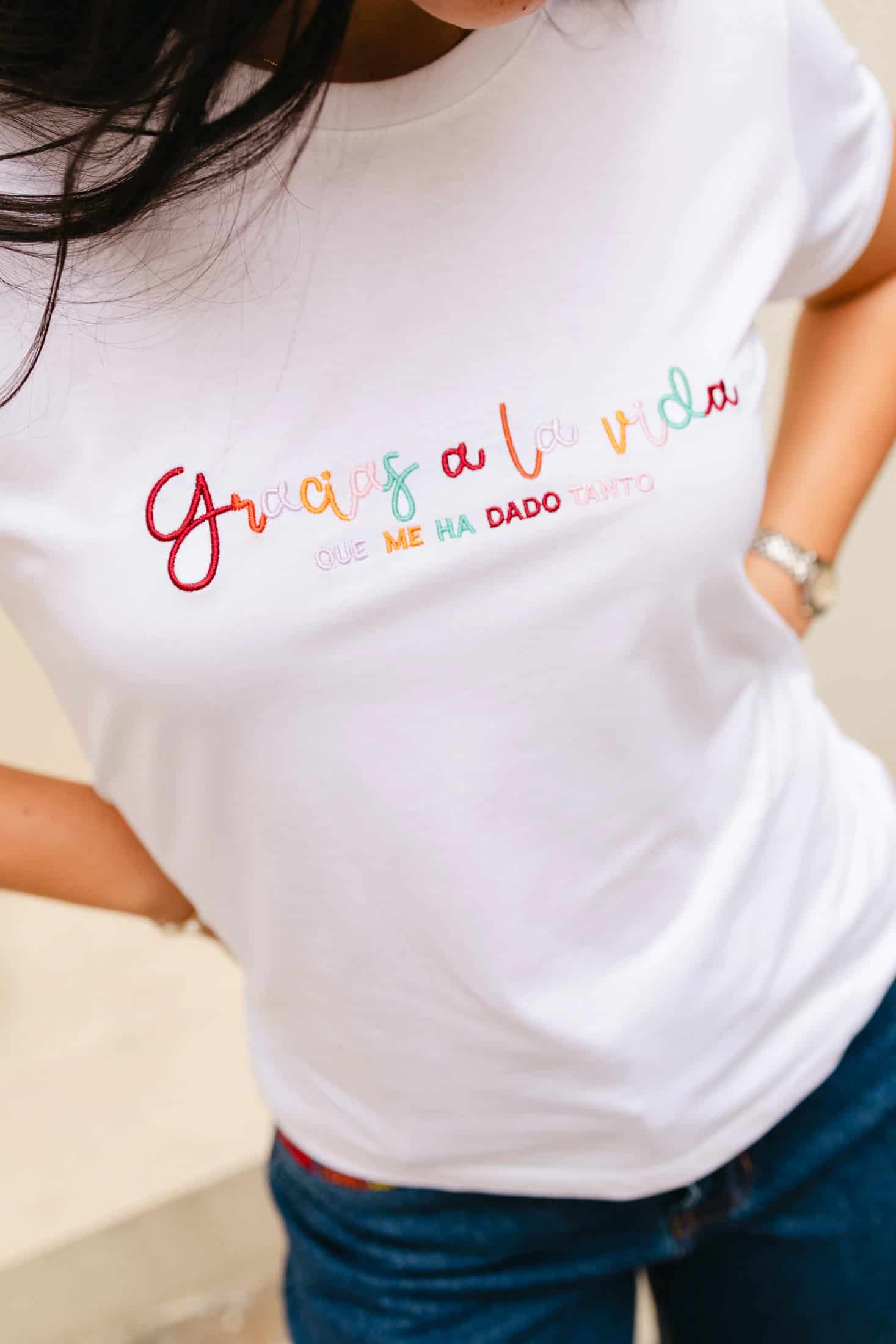 Gracias a La Vida Que Me Ha Dado Tanto Embroidered Oversized Tee - miniatura 2