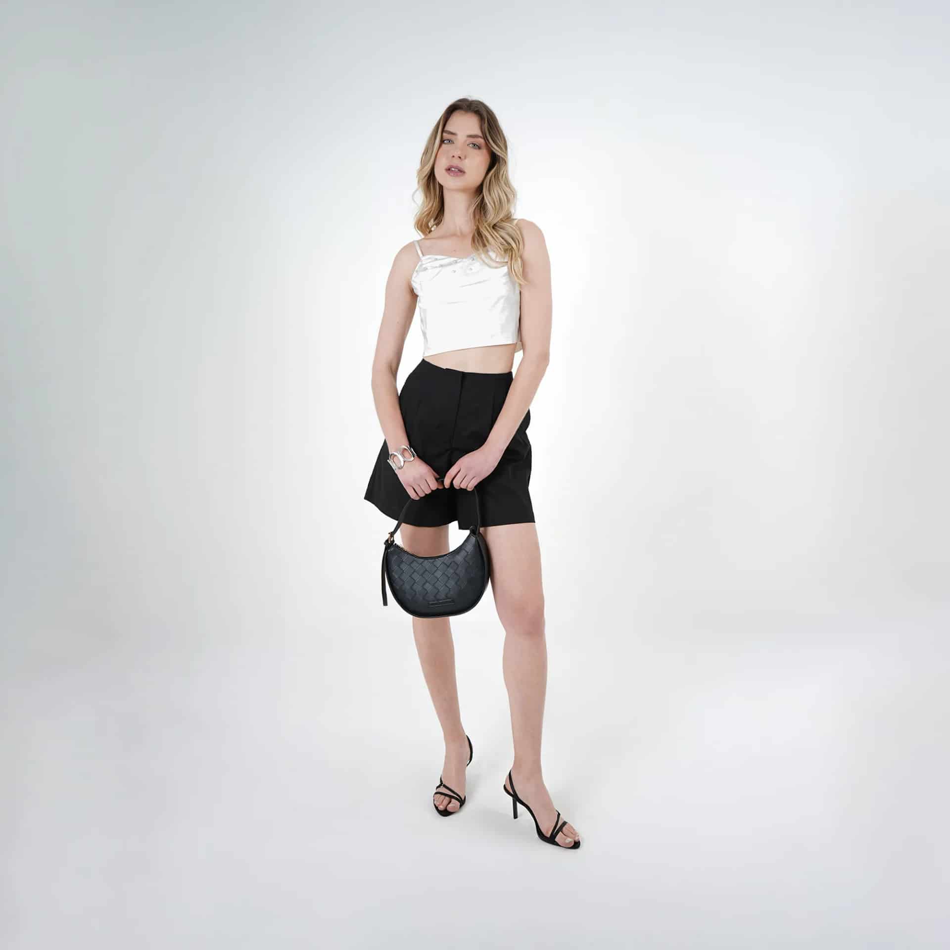 Blusa crop escote corazón de tiras con perlas - miniatura 5