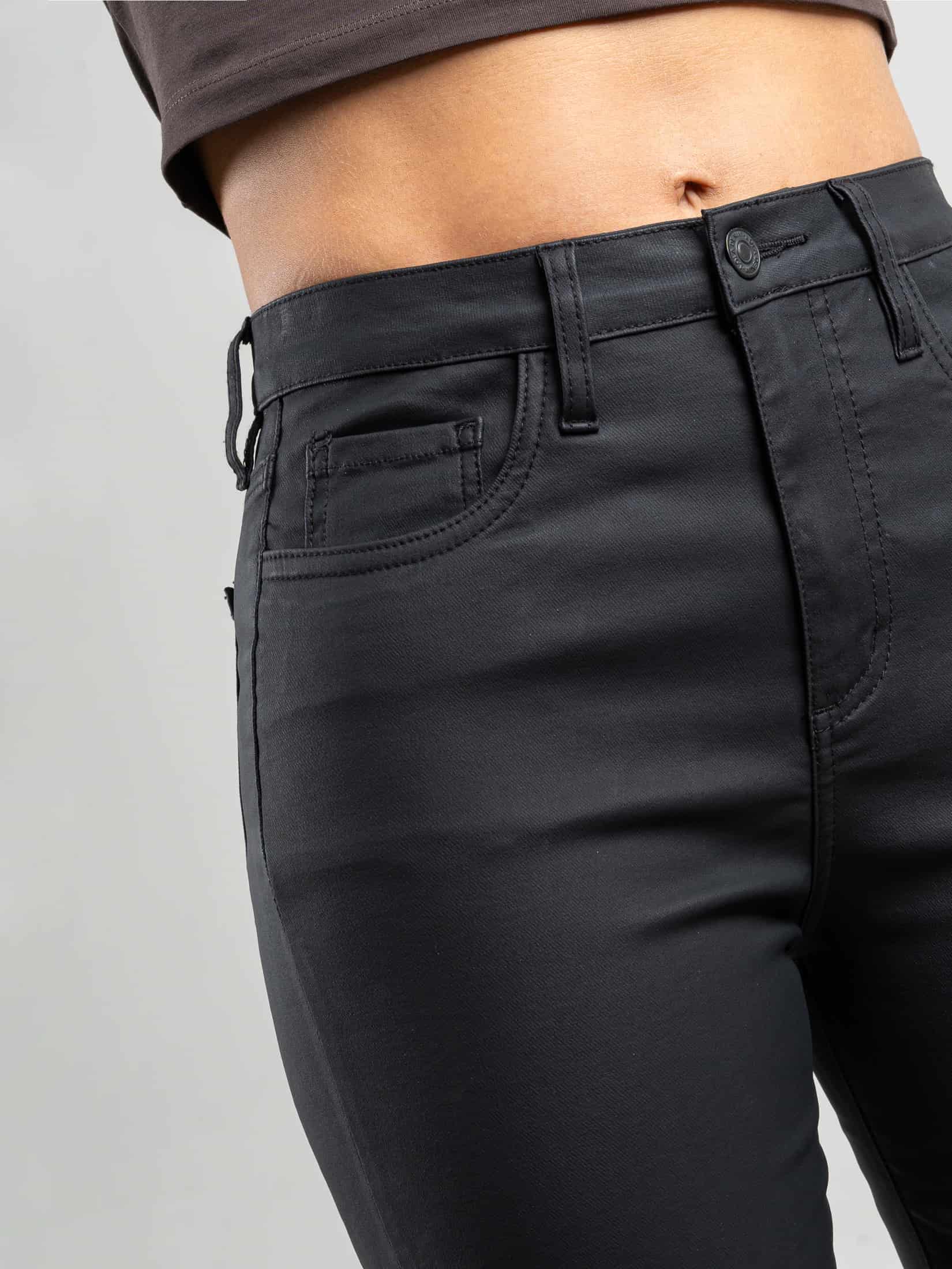 Ref: 065963 Pantalón flare stretch, bota ancha, efecto cuero, tiro alto, tono negro. - miniatura 4