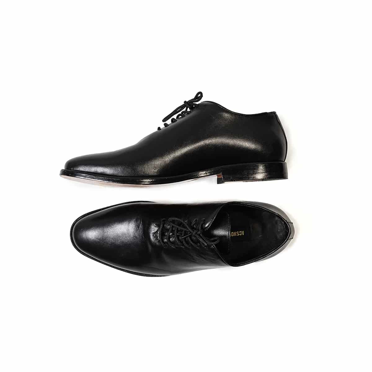 Wholecut Cuero Negro - miniatura 3