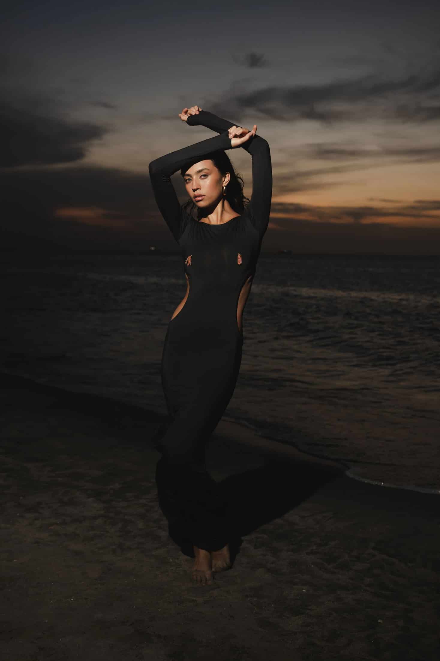 DALIA GOWN - BLACK (LONG-SLEEVE) - miniatura 5