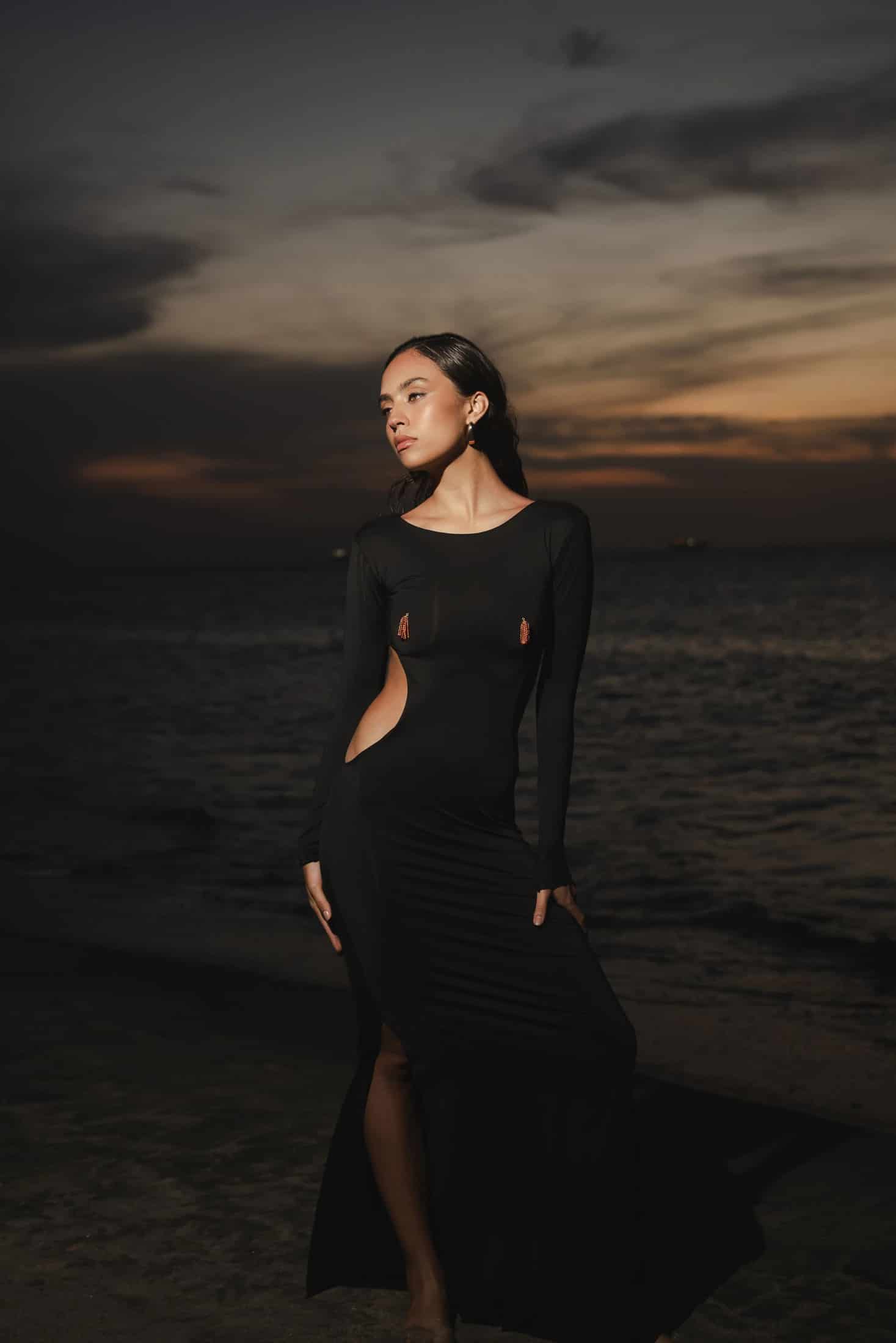 DALIA GOWN - BLACK (LONG-SLEEVE) - miniatura 1