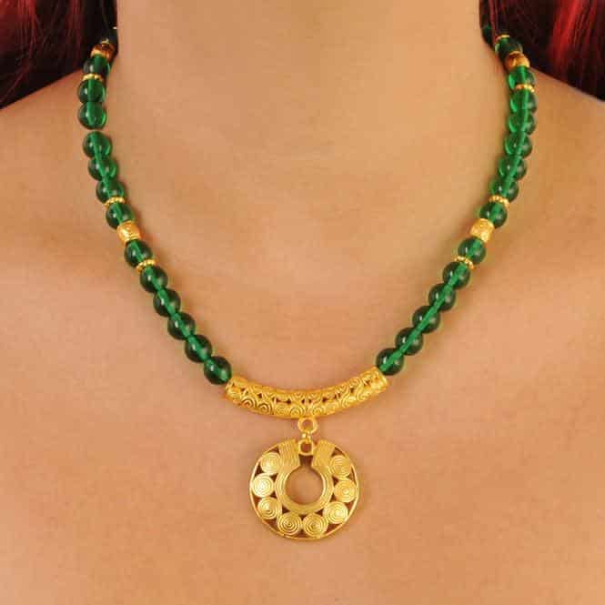 Collar Cristal Checo Verde 8mm, Dije Mediano Nariguera de Círculos Quimbaya - miniatura 2
