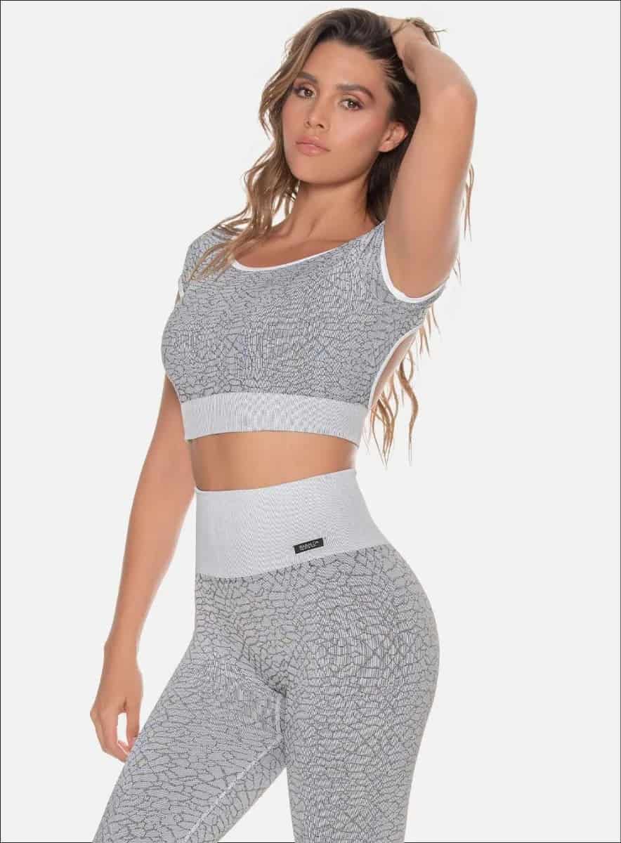 TOP DEPORTIVO SIN COSTURAS - PRECIO ESPECIAL - miniatura 1