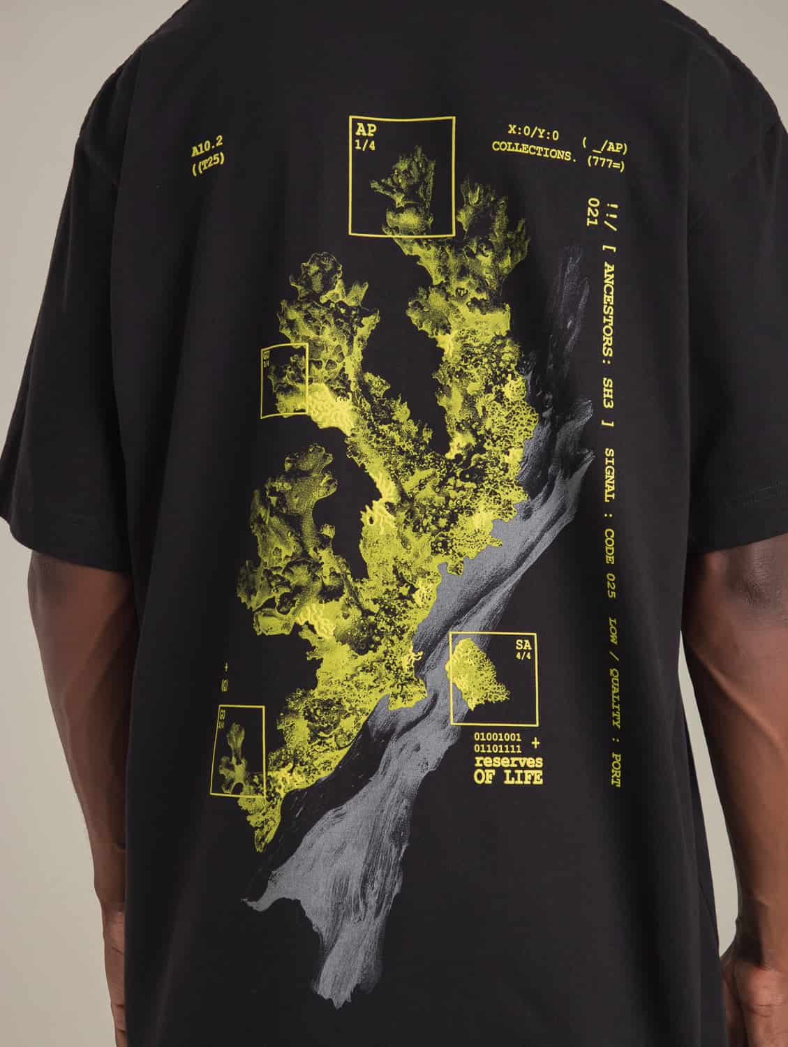 PRISMA BLACK T-SHIRT - miniatura 4