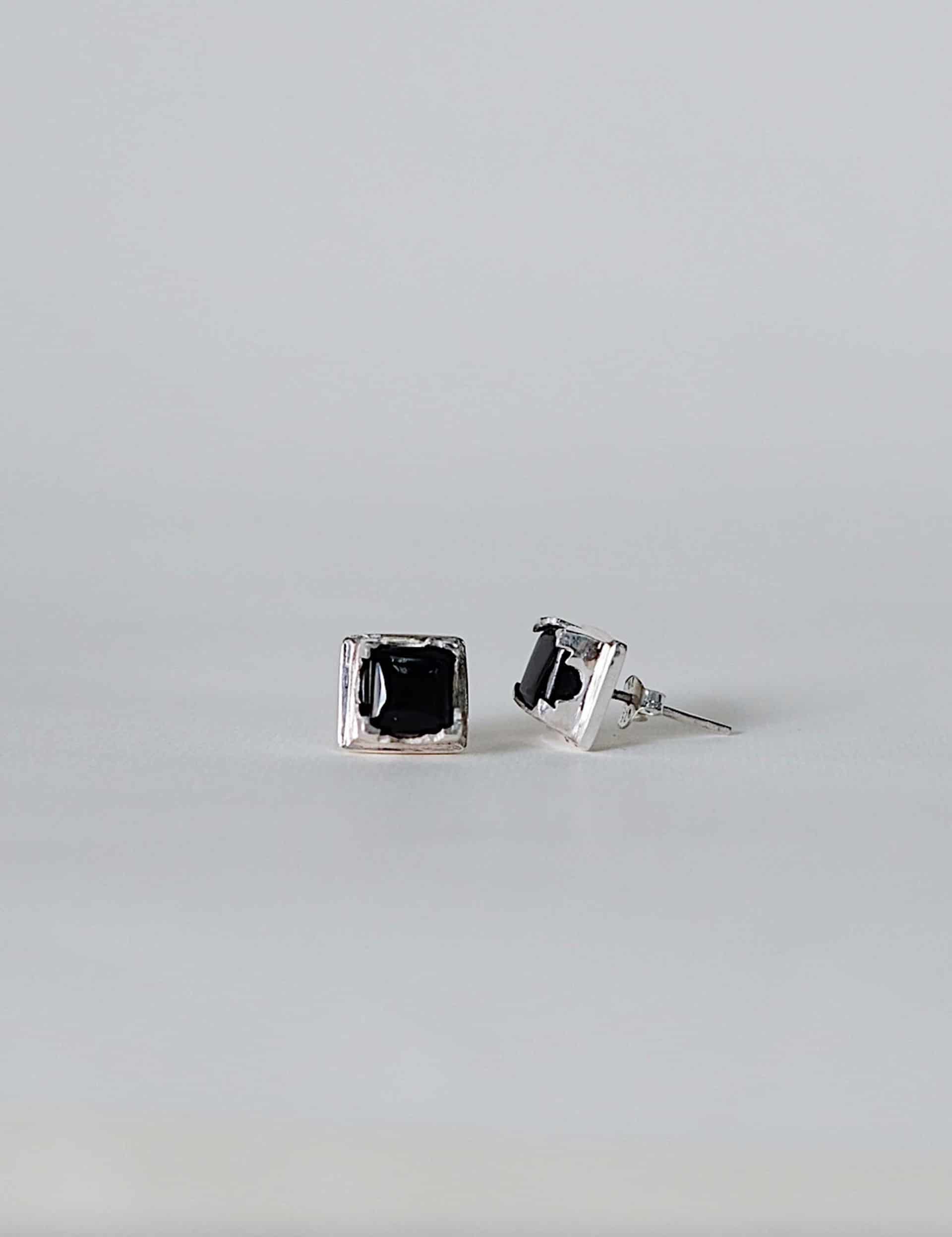 CROSS STITCH STUD EARRINGS - miniatura 2