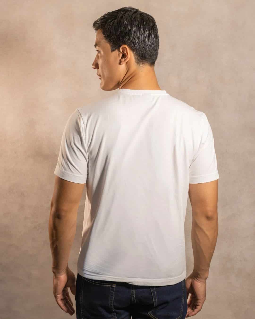 Camiseta Antimanchas Blanca Logo Azul Oscuro - Talla Regular - miniatura 3
