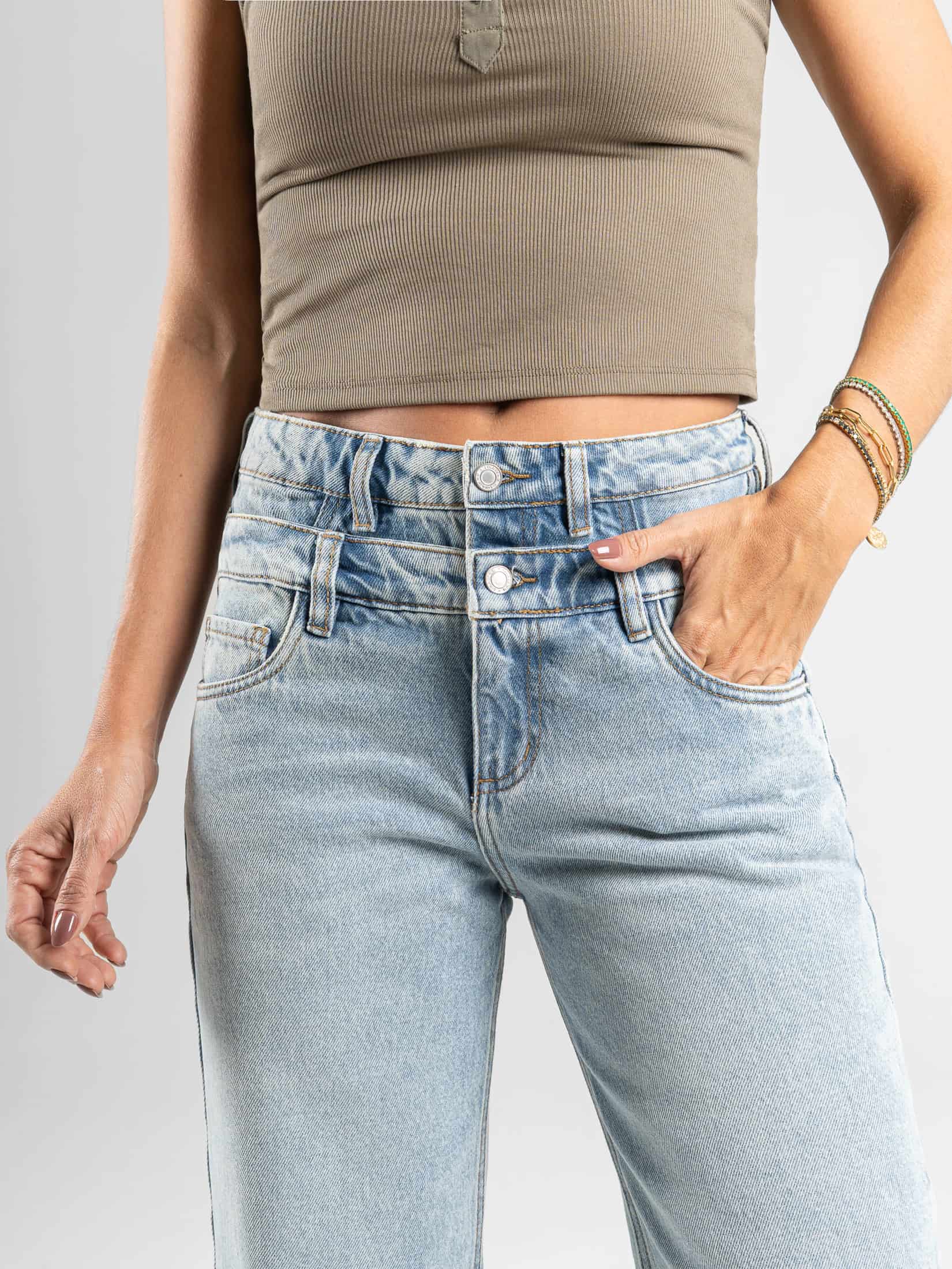 Ref: 066503 Jean mom flare, rígido, detalle en pretina, tono azul medio - miniatura 2