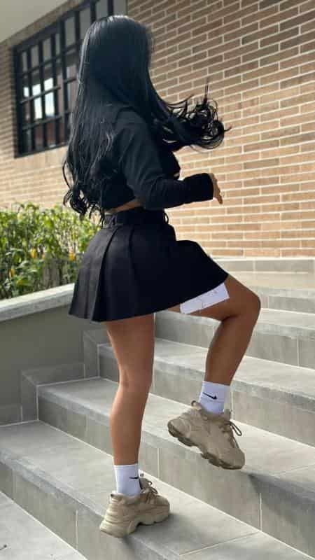 FALDA PLIZADA NEGRA - miniatura 2